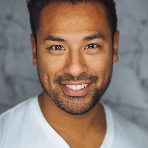 Portrait of the Fade & Co. barber